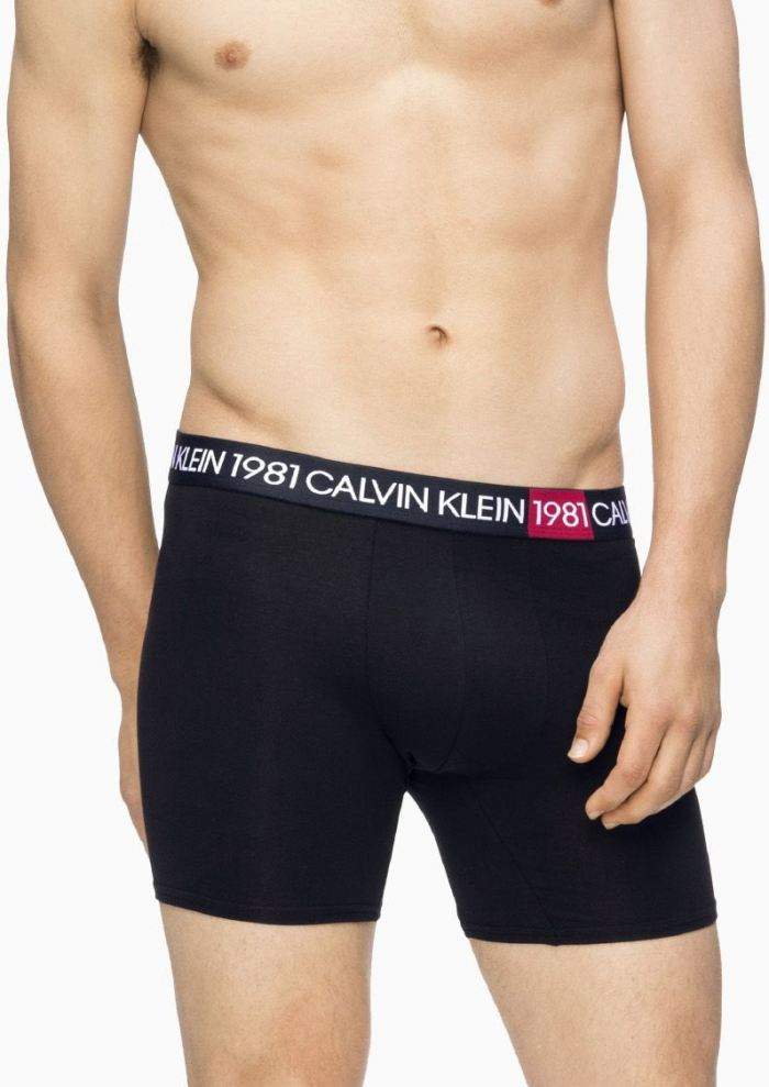Pánske boxerky Calvin Klein NB2051 M Čierna